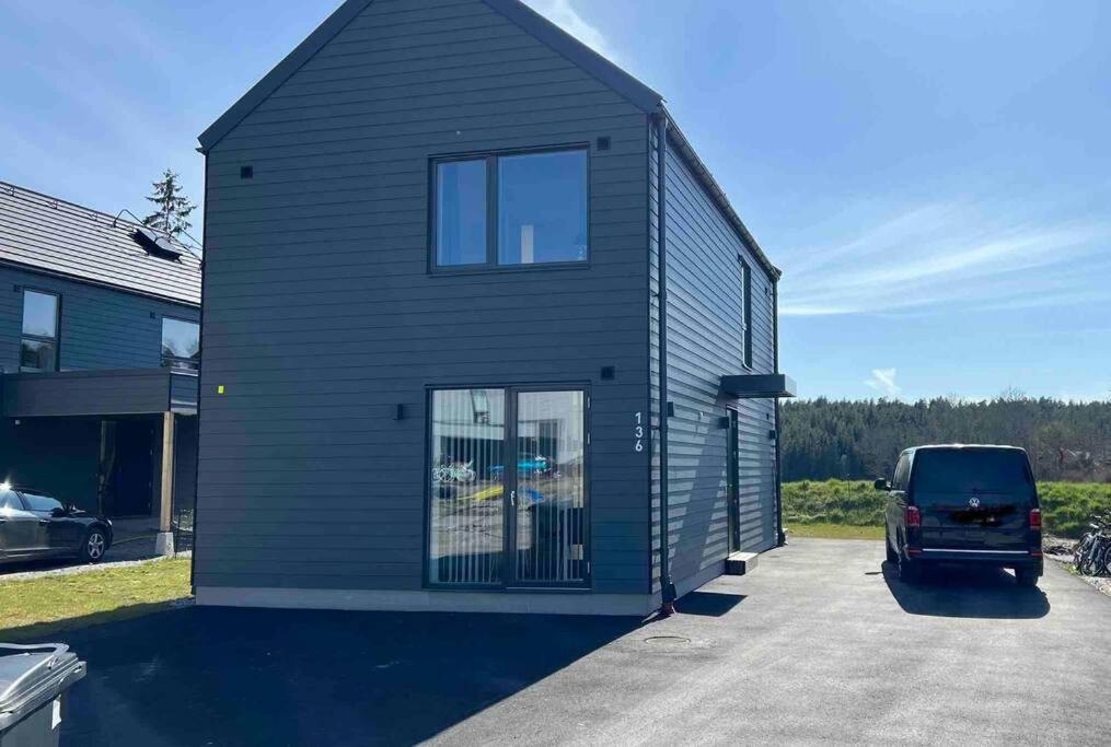 Luxurious Newly Built With Patio And Private Parking Villa Sigtuna