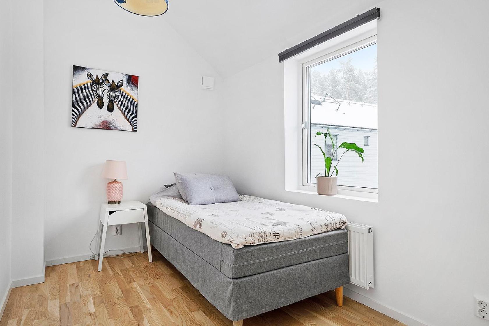 Luxurious Newly Built With Patio And Private Parking * Sigtuna